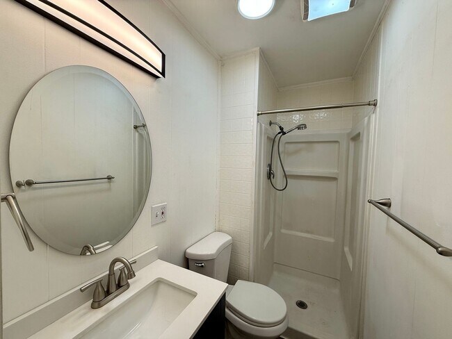 Building Photo - RD T 23-029