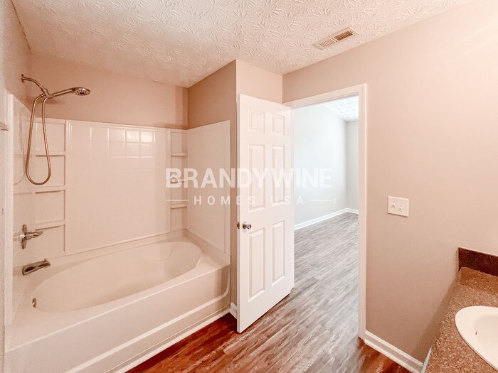 Building Photo - 3110 Bonnes Dr