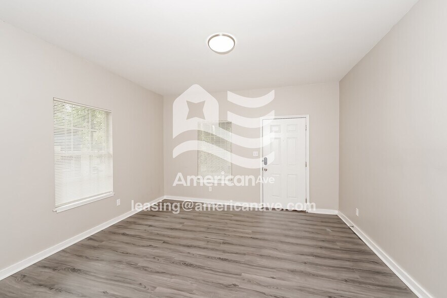 Building Photo - 8109 1st Ave S