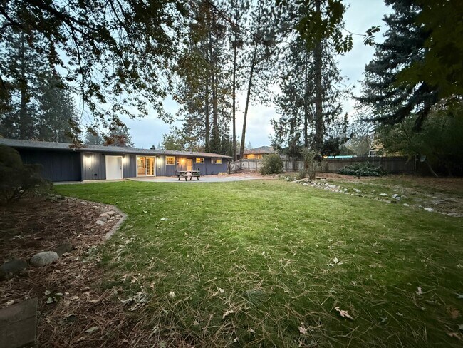 Building Photo - 12915 E Blossey Ave