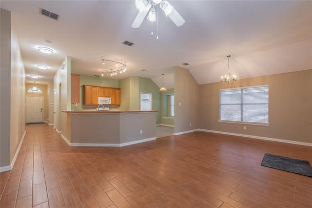 Building Photo - 7801 Quiet Waters Dr