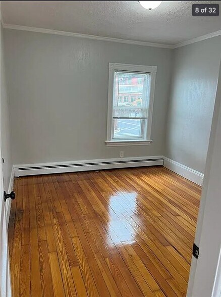 Building Photo - 1129 Main St