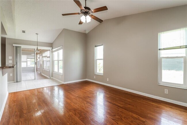 Building Photo - 8444 Yearling Ln