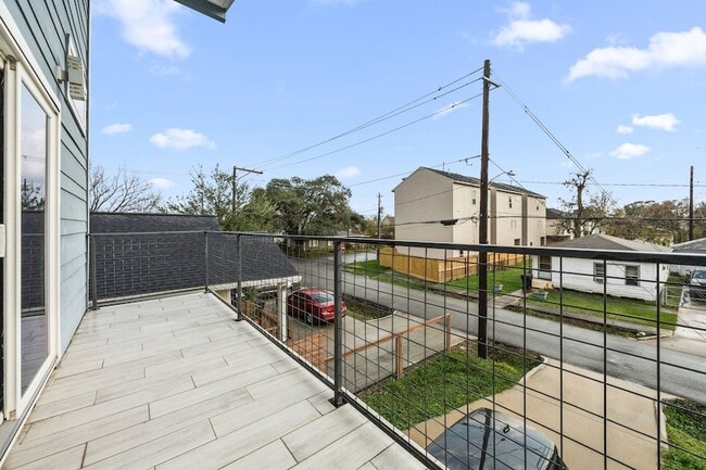 Building Photo - 317 E 35th St