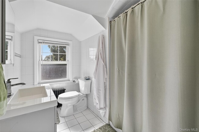 Building Photo - 44 Madeleine Ave