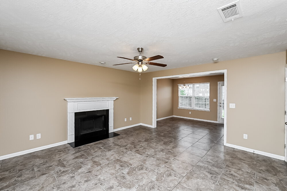 Building Photo - 319 Sarna Dr