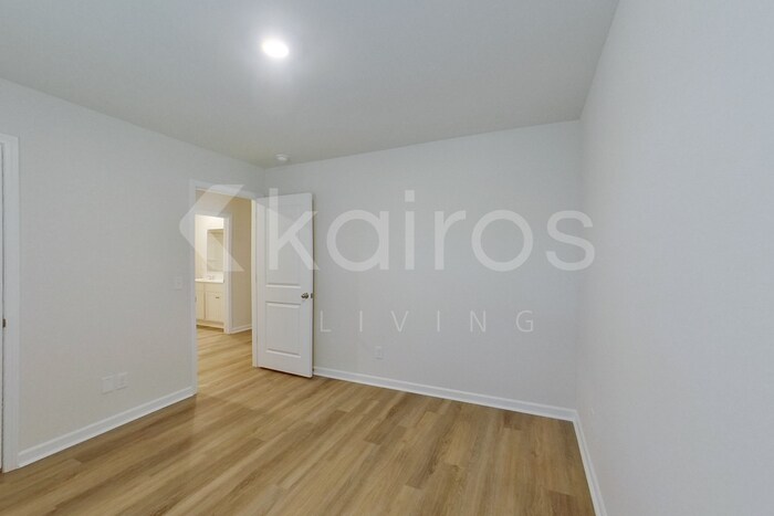 Building Photo - 109 Inez Ave