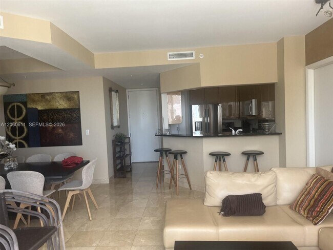 Building Photo - 801 Brickell Key Blvd