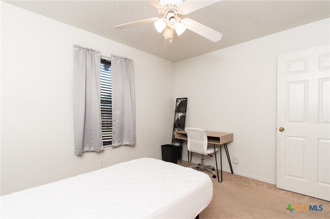 Building Photo - 4310 Neta Dr
