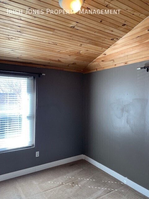 Building Photo - 2829 South Park Ave
