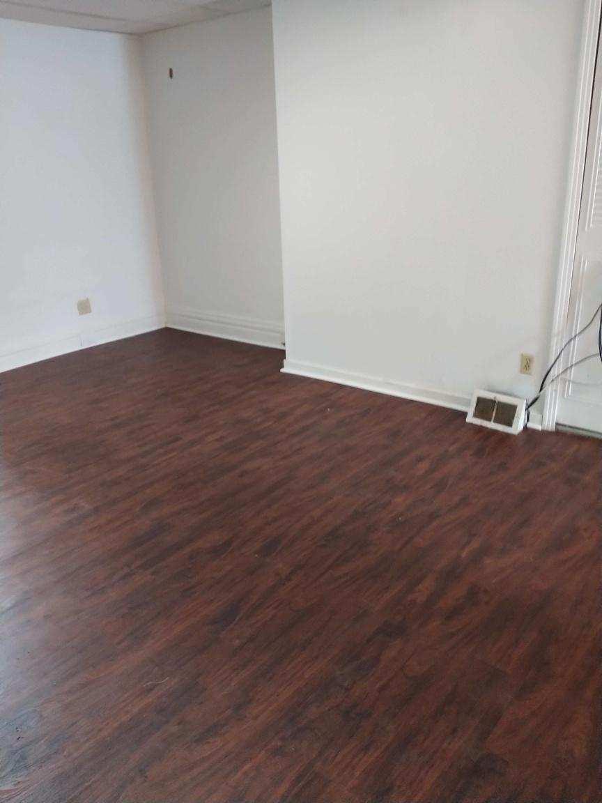 Building Photo - 427 Cedarville St
