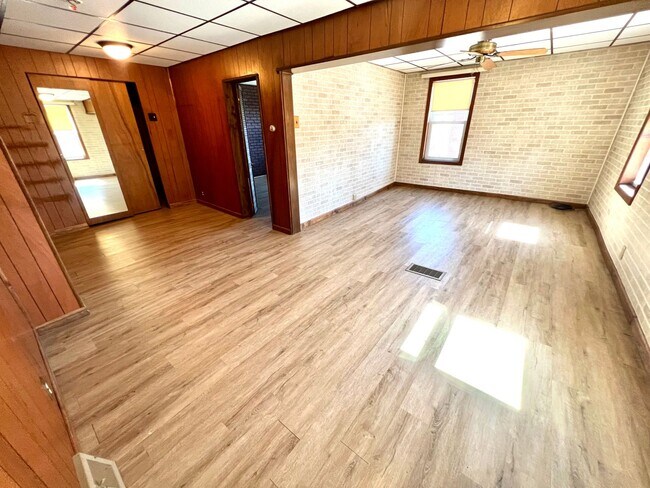 Building Photo - 1501 Merchant St