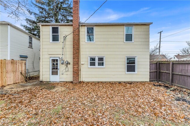 Building Photo - 3811 Highland Rd