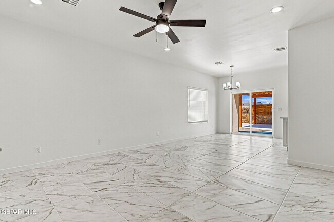 Building Photo - 13909 Paseo Perlas Dr