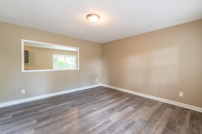 Building Photo - 2248 Colonial Hills Dr