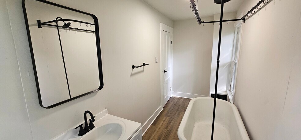 Bath - Upstairs - 9 W Pease Ave