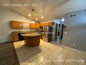 Building Photo - Graduate Gardens - 4 Bed/2 Bath Townhome N...