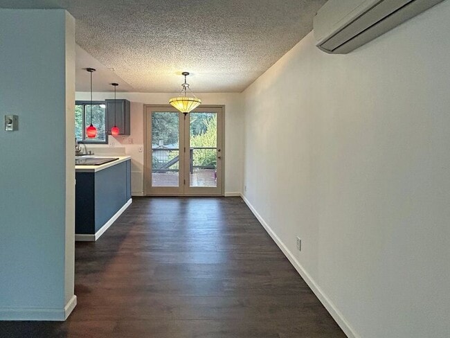 Building Photo - 505 Empress Ave