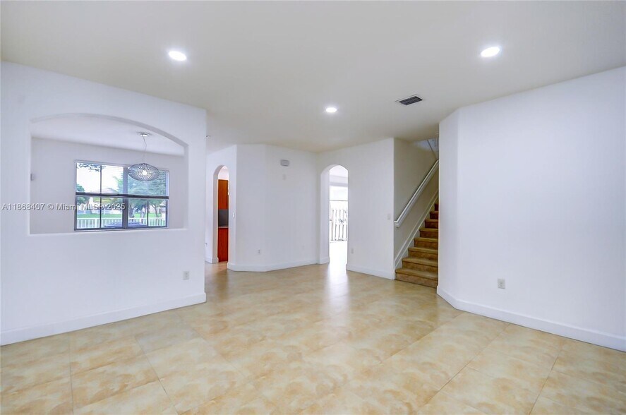 Building Photo - 8631 NW 110th Ave