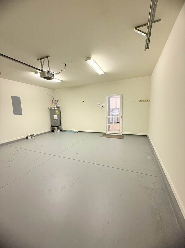 Building Photo - 207 Cupola Dr