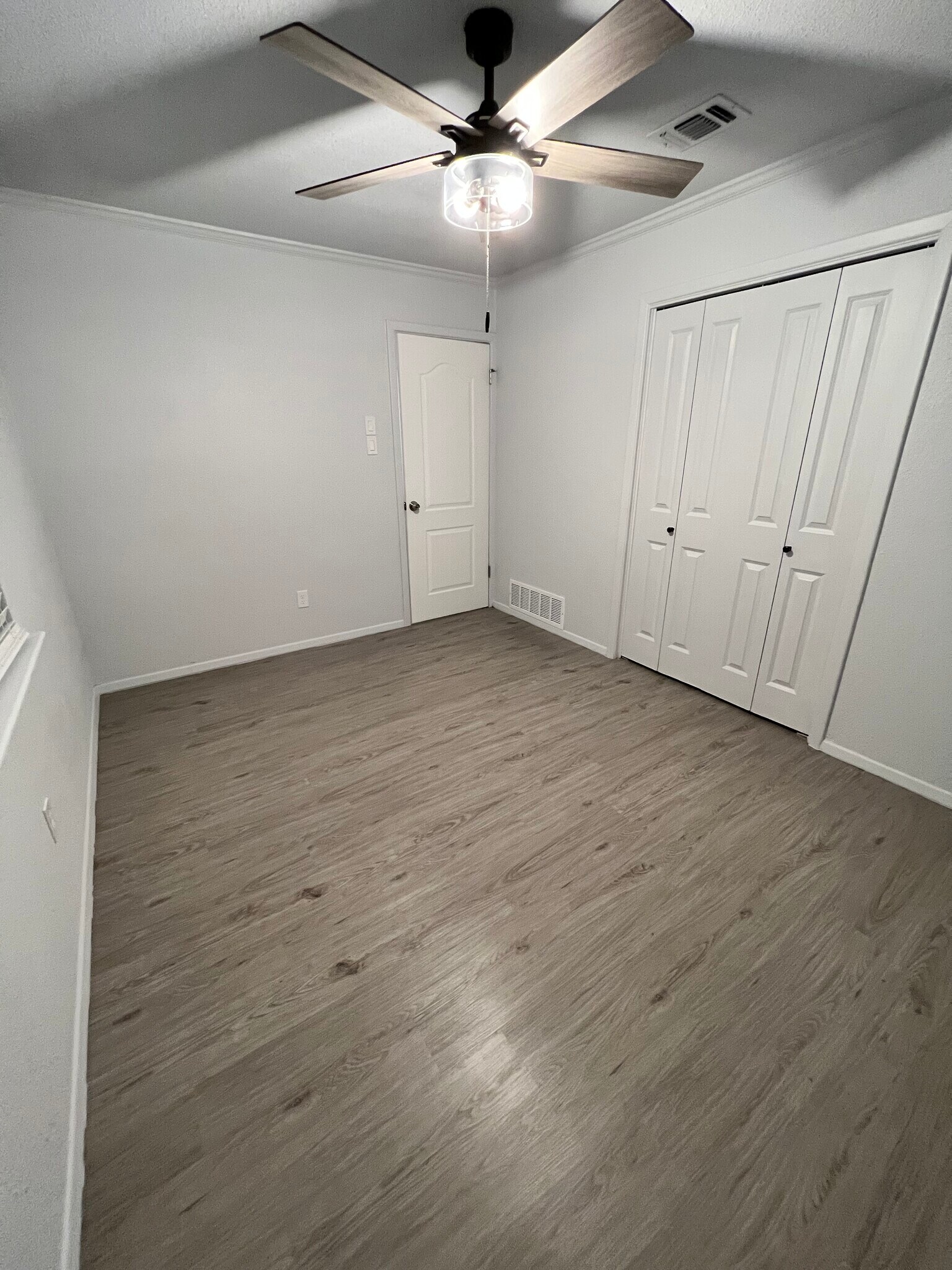 Building Photo - 6004 Ridgecrest Dr