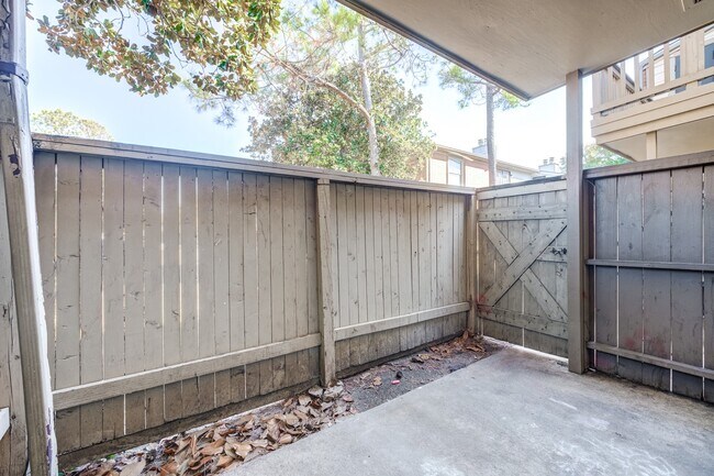 Building Photo - 6001 Reims Rd