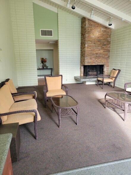 Clubhouse - 1467 Marchbanks Dr