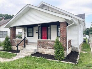 Building Photo - 3 Bedroom less than a mile from University of Indianapolis