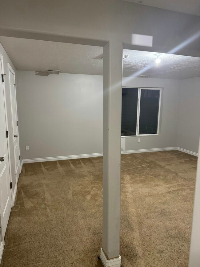 Building Photo - 3411 Dundee Dr