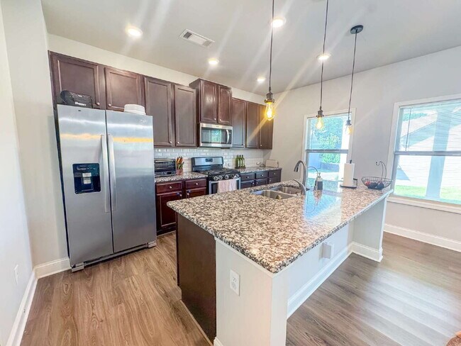 Building Photo - Beautiful 4BR Home in Mundy Mill | Corner Lot | Resort-Style Amenities