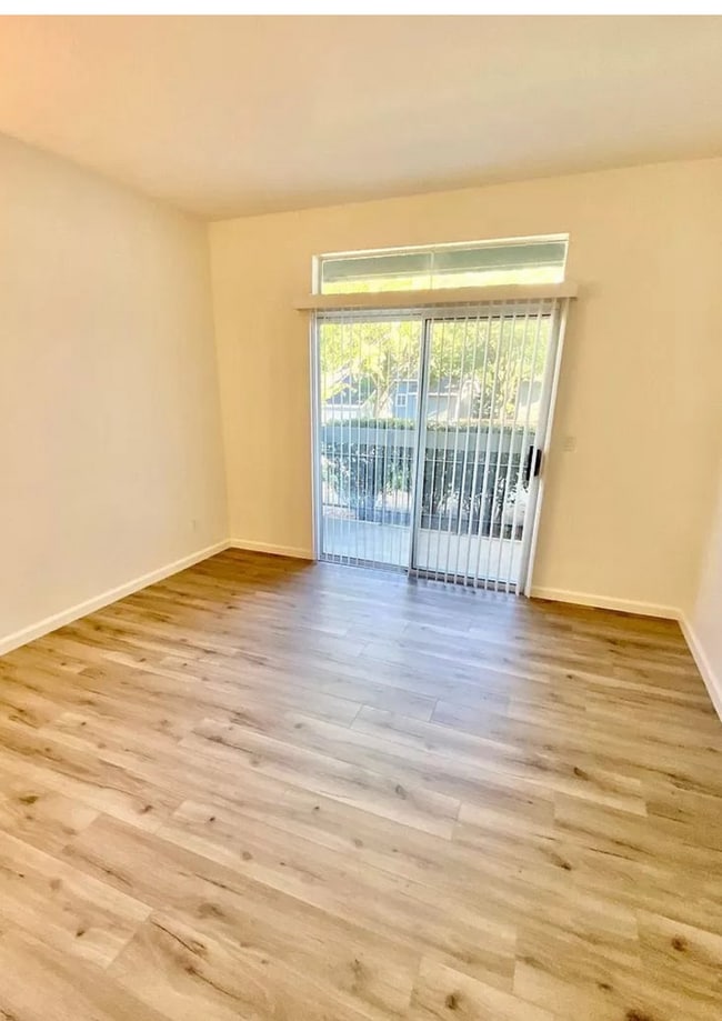 Building Photo - Fabulous Canyon Meadows Condo - Move-In Re...