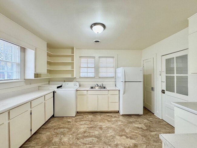 Building Photo - South Hill Beautiful Rancher for Rent