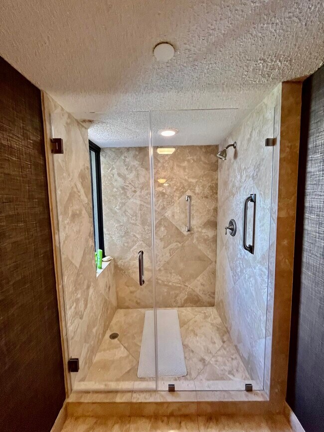 Building Photo - 4100 N Ocean Dr