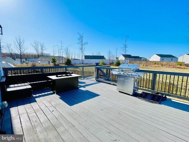 Building Photo - 73 Wellspring Dr