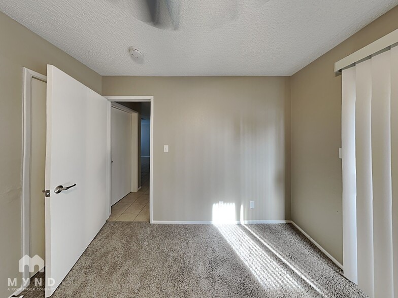 Building Photo - 4820 N 89th Ave