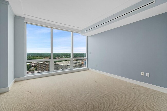 Building Photo - 5 Renaissance Square