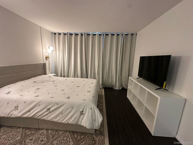 Building Photo - 150-38 Union Tpke Un