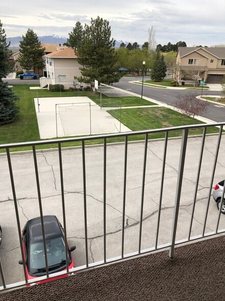 Building Photo - 818 Gatewood Dr