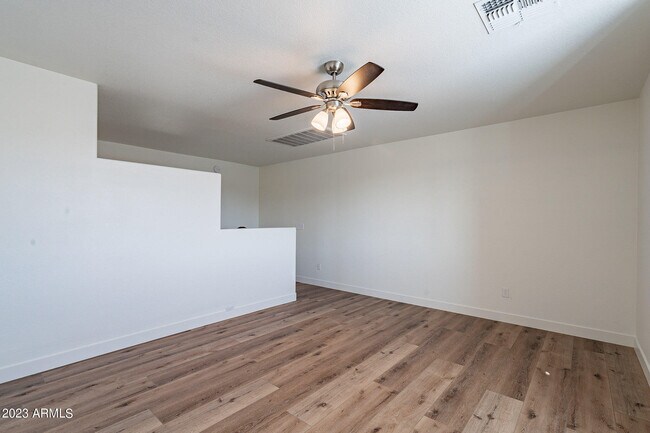 Building Photo - 4244 E Gleneagle Dr