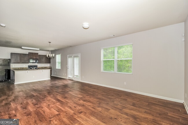 Building Photo - 2944 S Hills