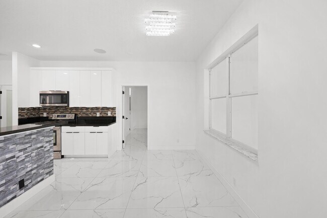 Building Photo - 1209 Olympic Cir