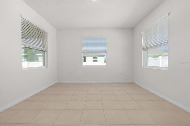 Building Photo - 8260 SW 59th Ave