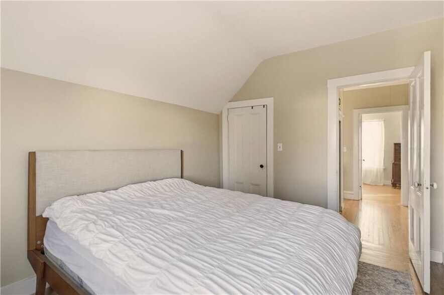 Building Photo - 8 Carey St