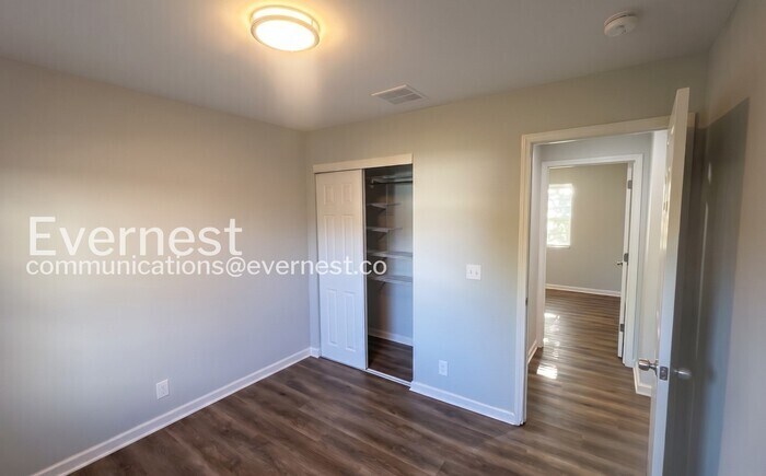 Building Photo - 838 Lock Ave
