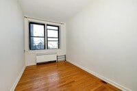 Building Photo - 445 W 240th St