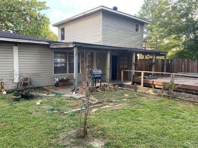 Building Photo - 6406 Schiller St