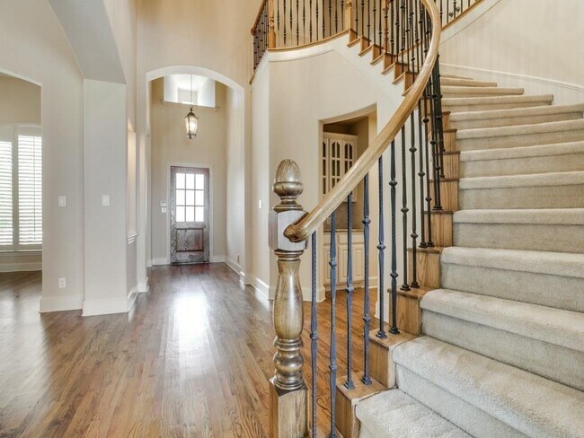 Building Photo - 1641 McGee Ln