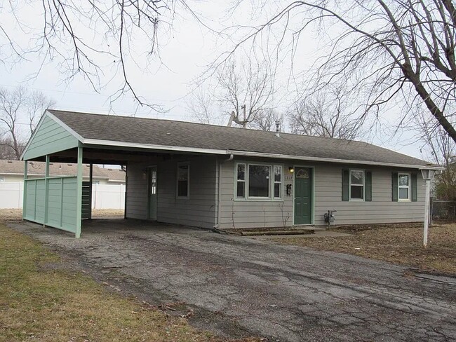 Building Photo - 1813 W 21st St