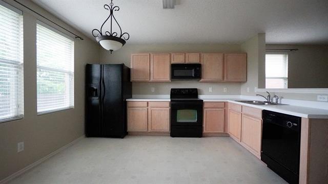 Building Photo - 5929 Thoroughbred Trail