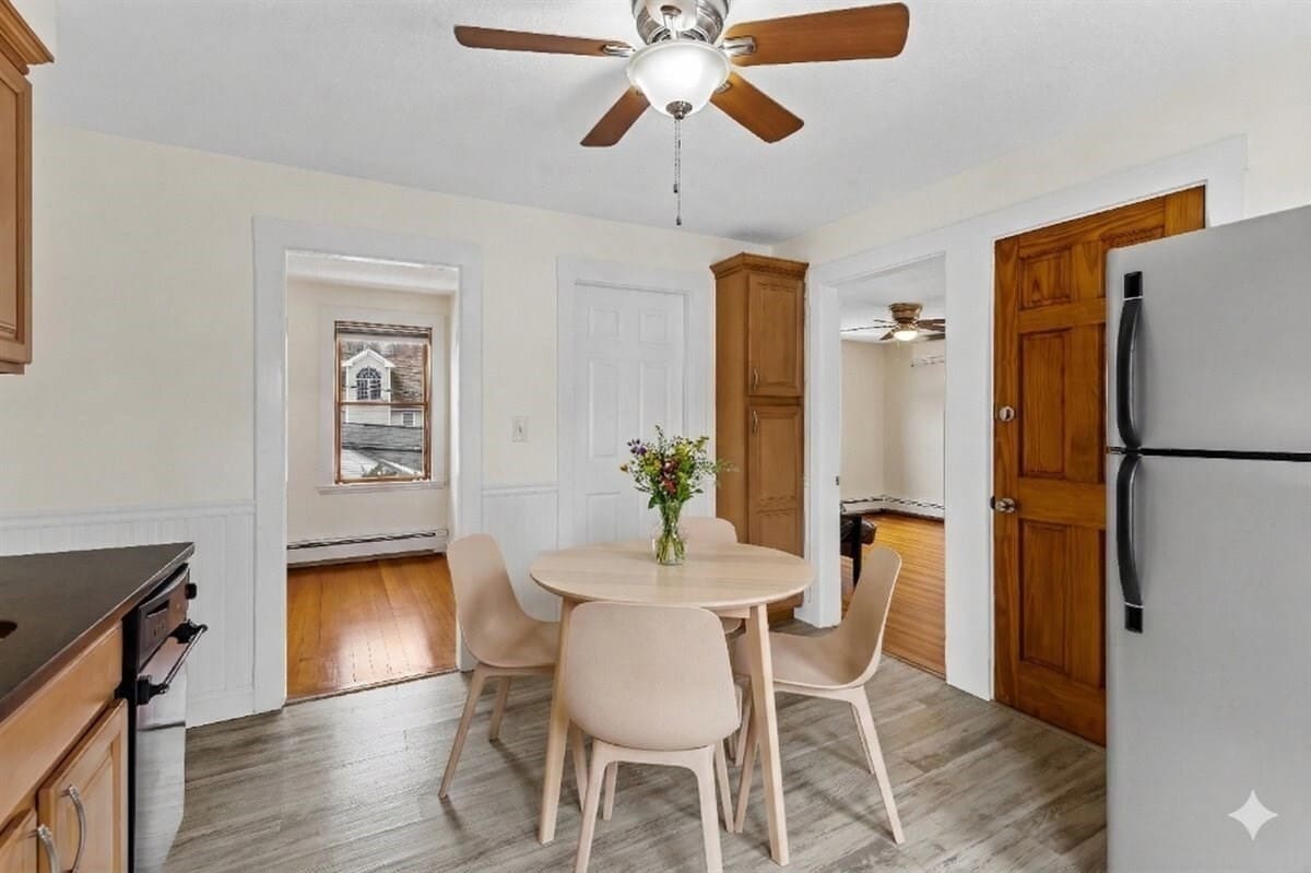 Building Photo - 15 Hillock St